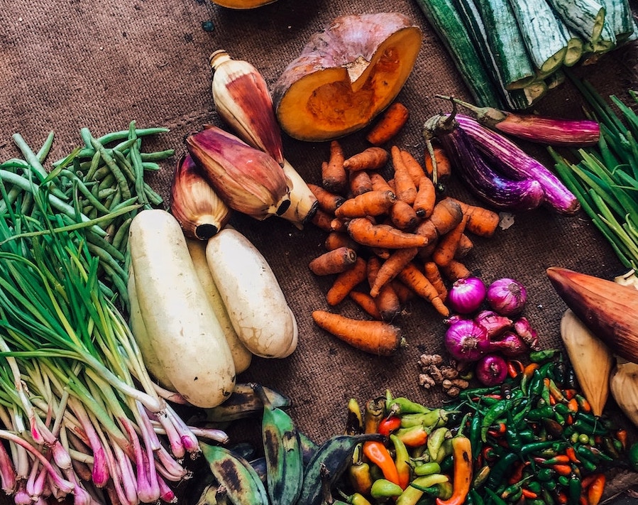 Collection of fresh vegetable ingredients.