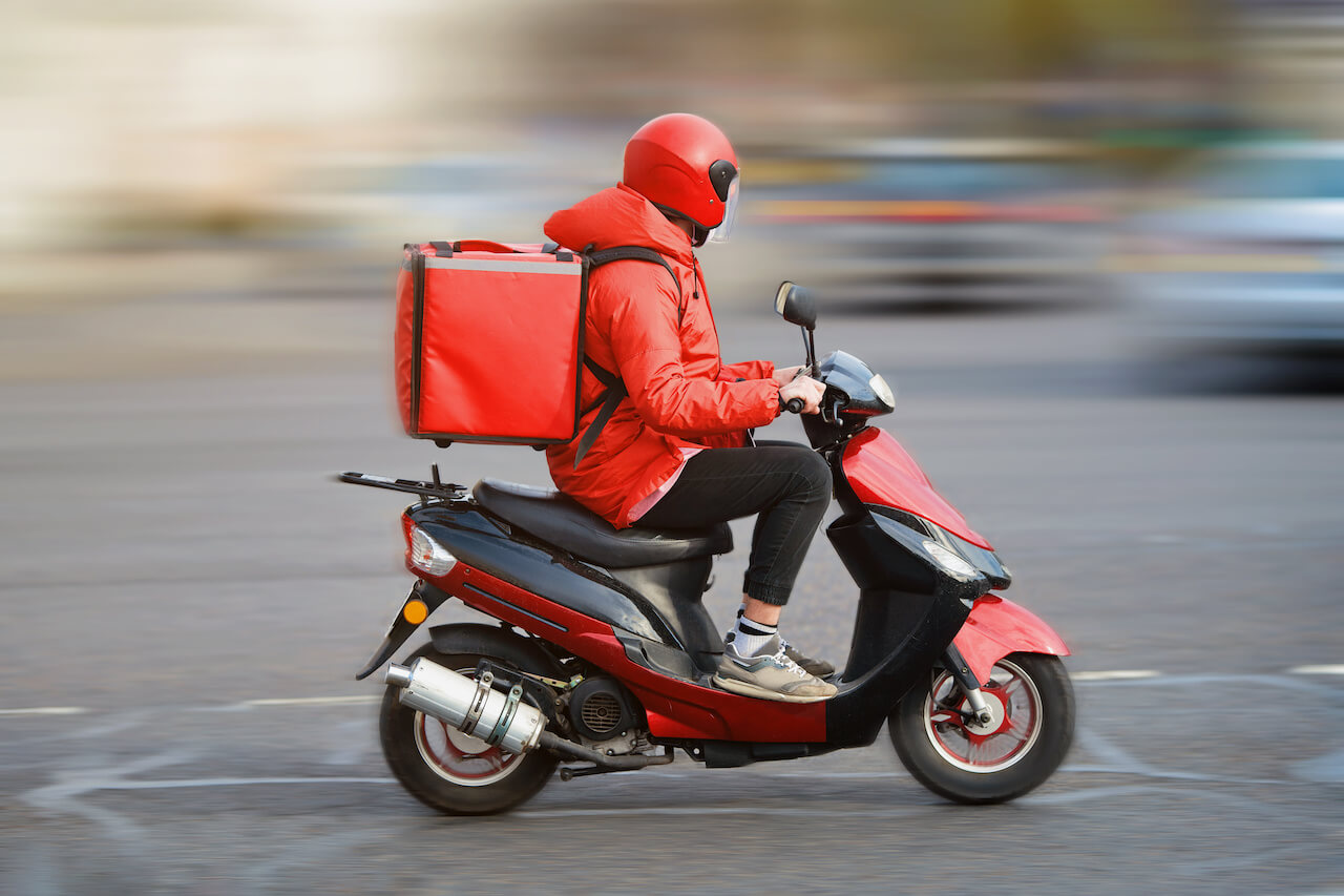 Startup fast food delivery by scooter